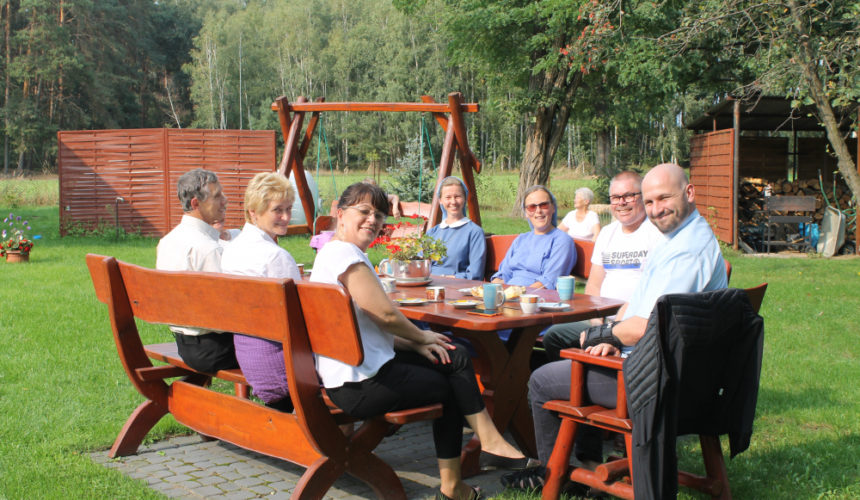 Spotkanie rodzin sióstr Uczennic Krzyża w Czmońcu
