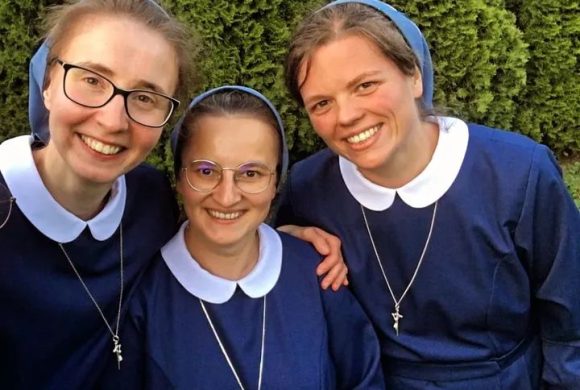 S. Aleksandra, s. Wanda, s. Miriam ➡️ na niebiesko