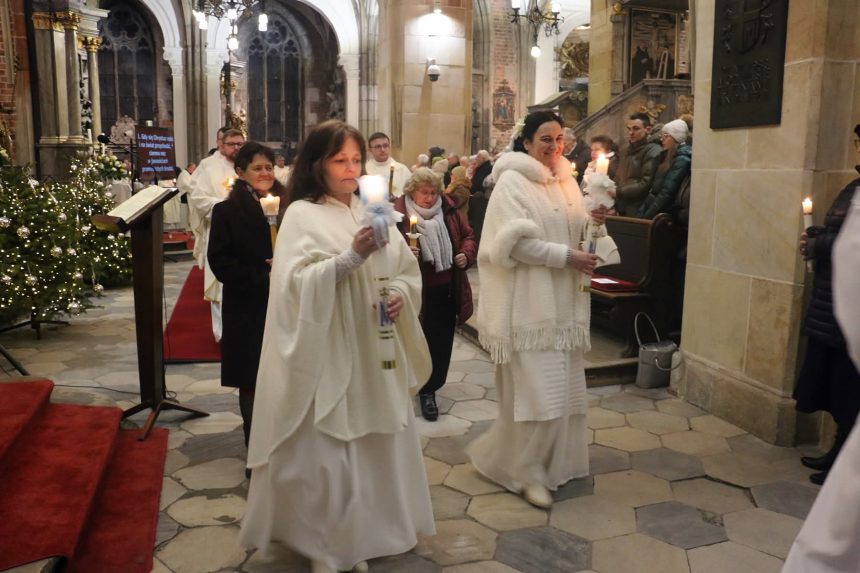 Elżbieta włączona ➡️ do stanu dziewic konsekrowanych Elżbieta włączona ➡️ do stanu dziewic konsekrowanych