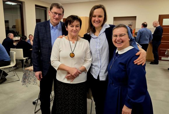 Wybory ➡️ w czmonieckiej Wspólnocie Świeckich Uczniów Krzyża