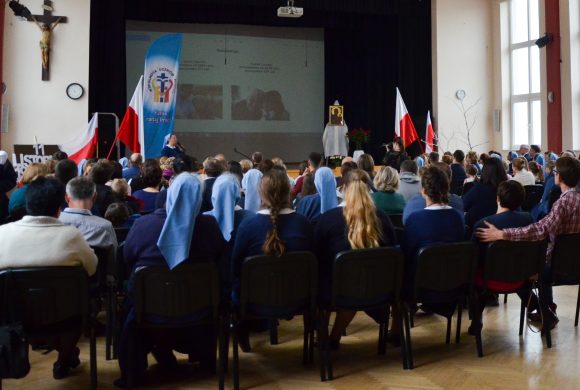 XI spotkanie świeckich Uczniów Krzyża z całej Polski XI spotkanie świeckich Uczniów Krzyża z całej Polski